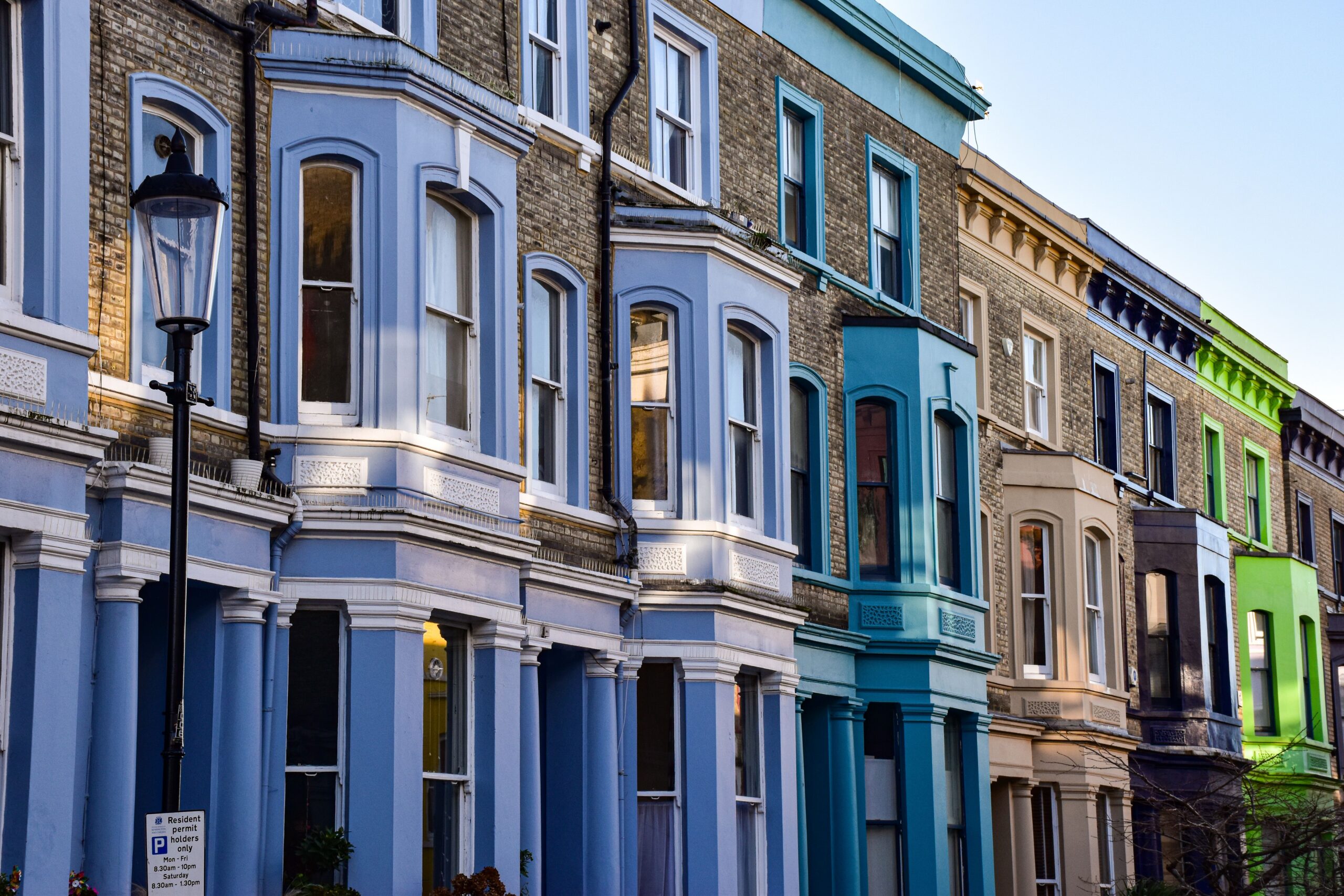 Kolorowe kamienice w Notting Hill