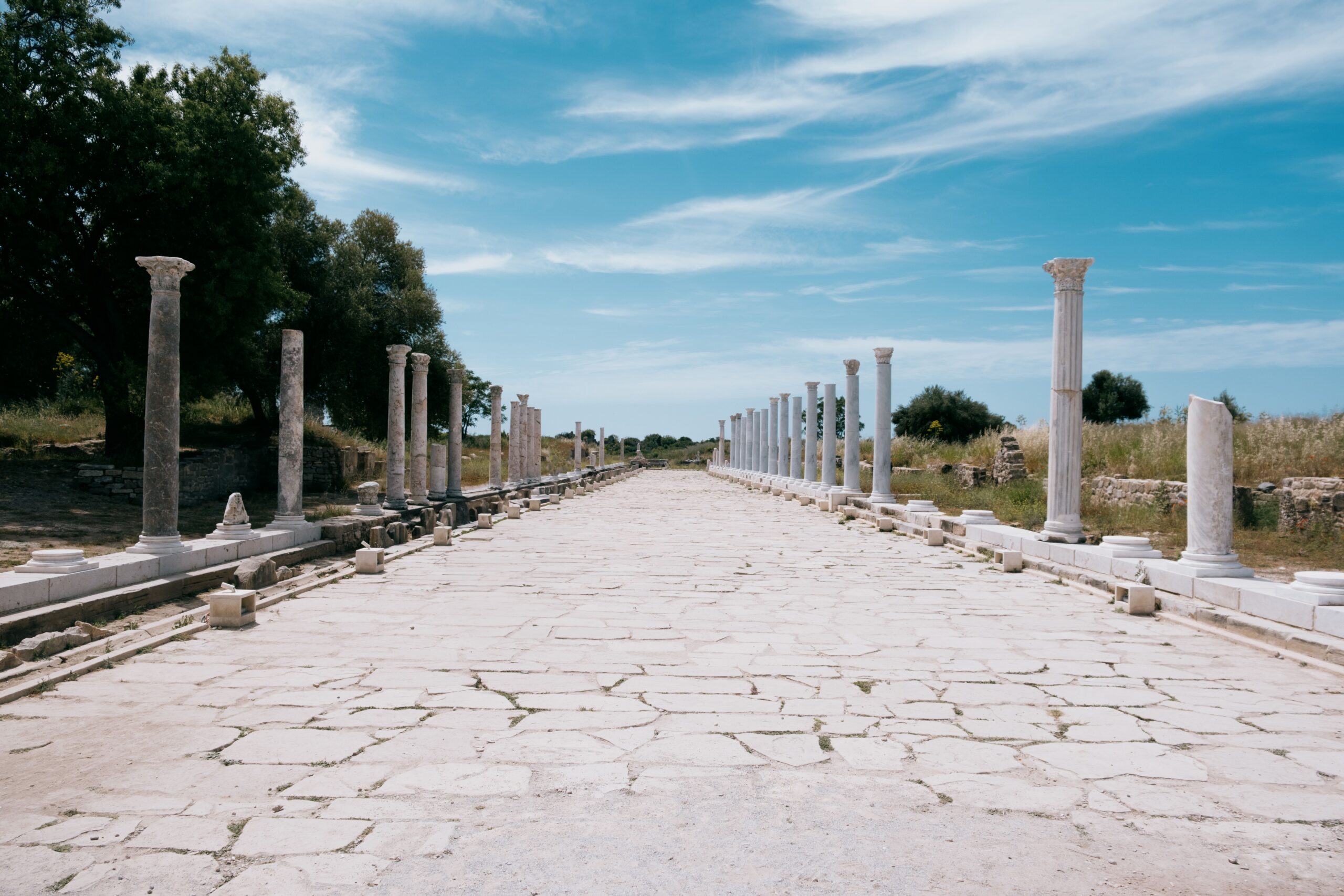 Ostia Antica lub Villa d'Este w Tivoli