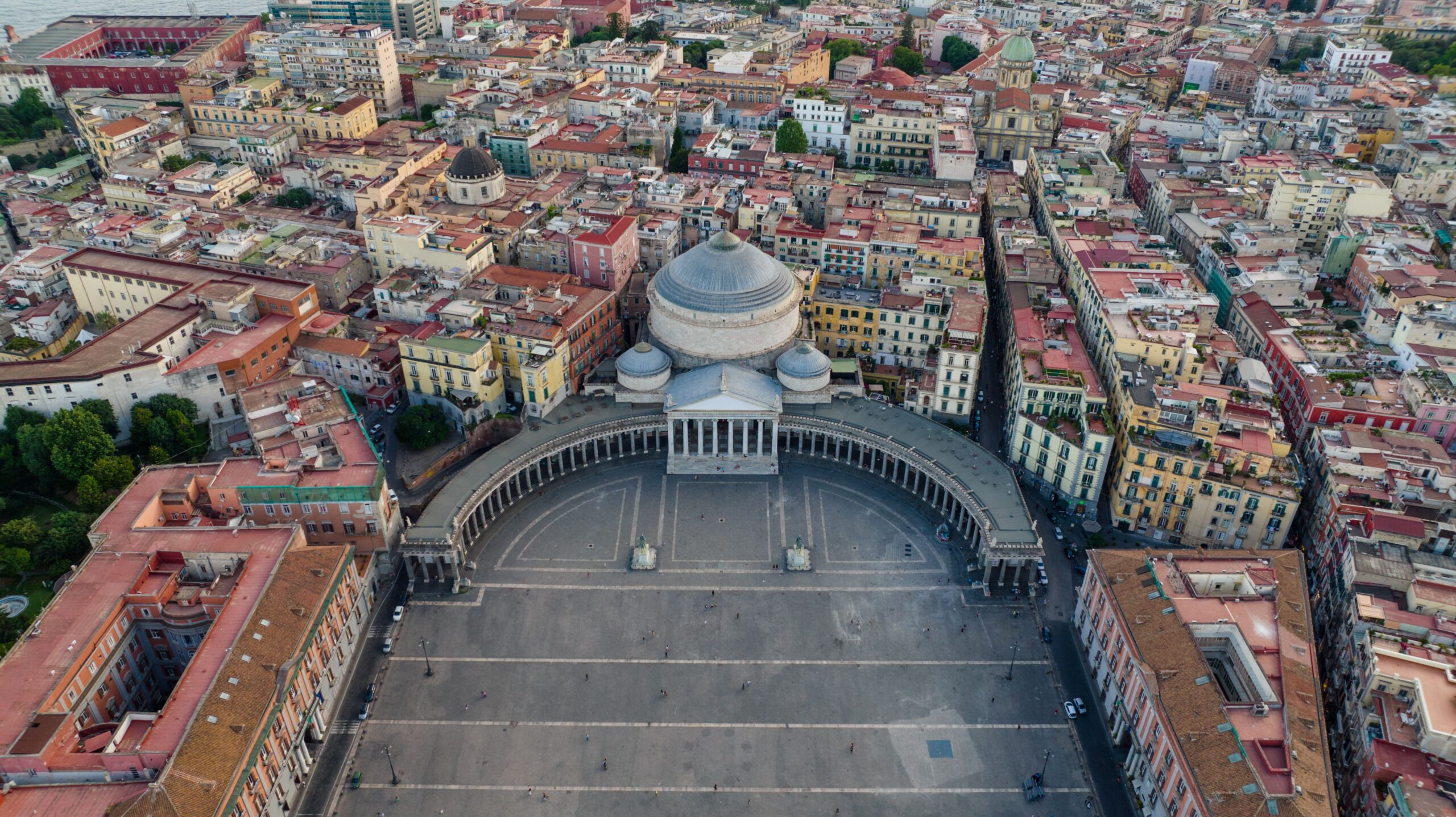 Piazza del Plebiscito w Neapolu