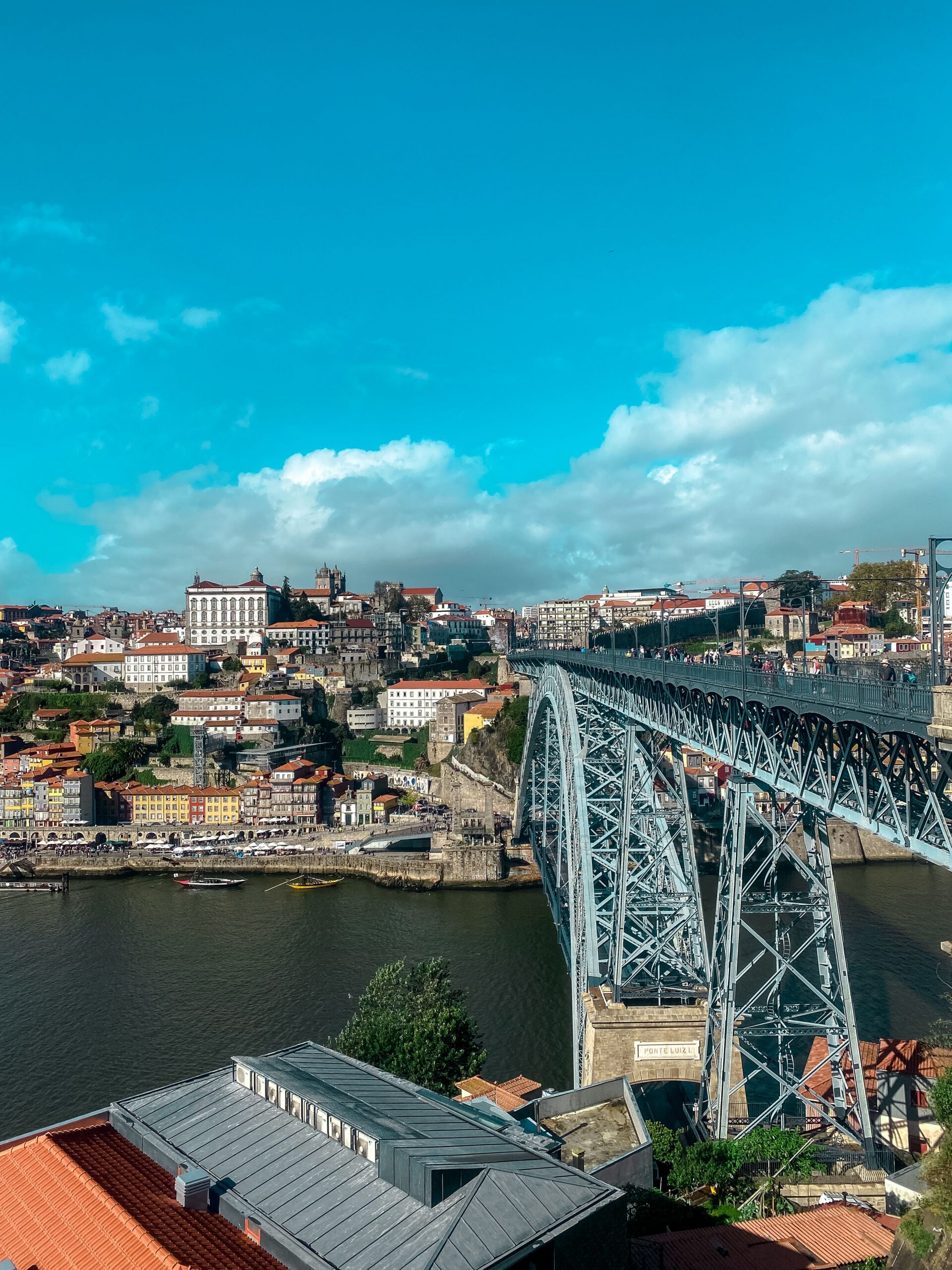 Żelazny most Dom Luís I nad rzeką Duero w Porto