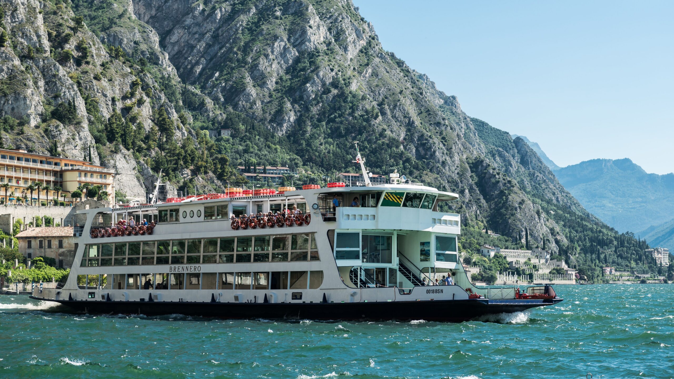 Prom na jeziorze Garda