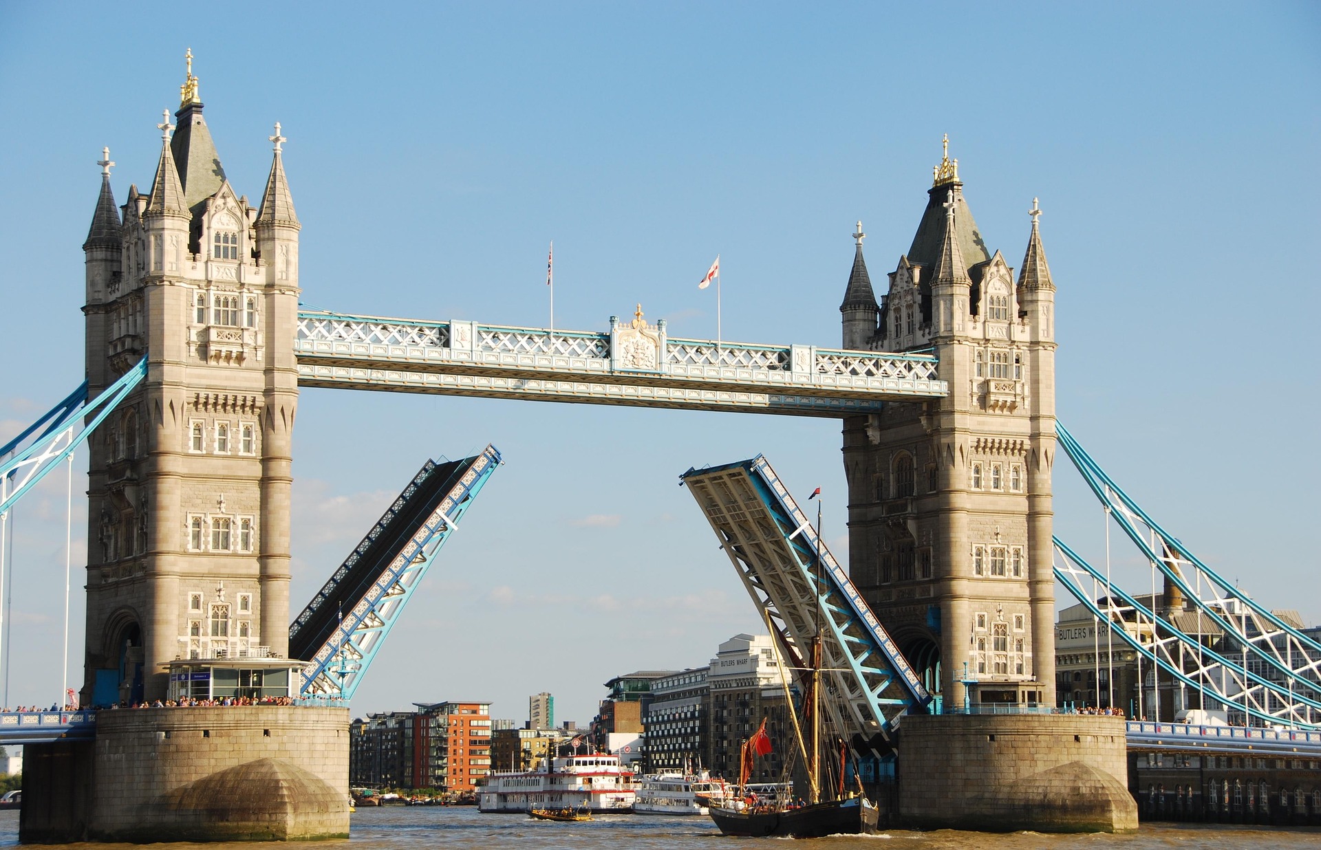 Tower Bridge w Londynie